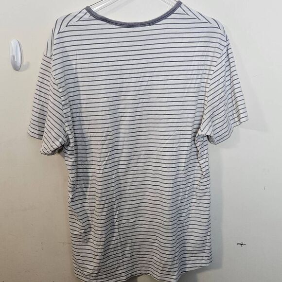 Lululemon Men XL 5 Year Basic Tee Gray White Striped Soft Crew Neck Short Sleeve - Picture 2 of 3
